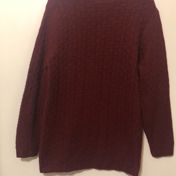 Beautiful maroon red Bobbie Brooks cable knit thick sweater. - Picture 5 of 8